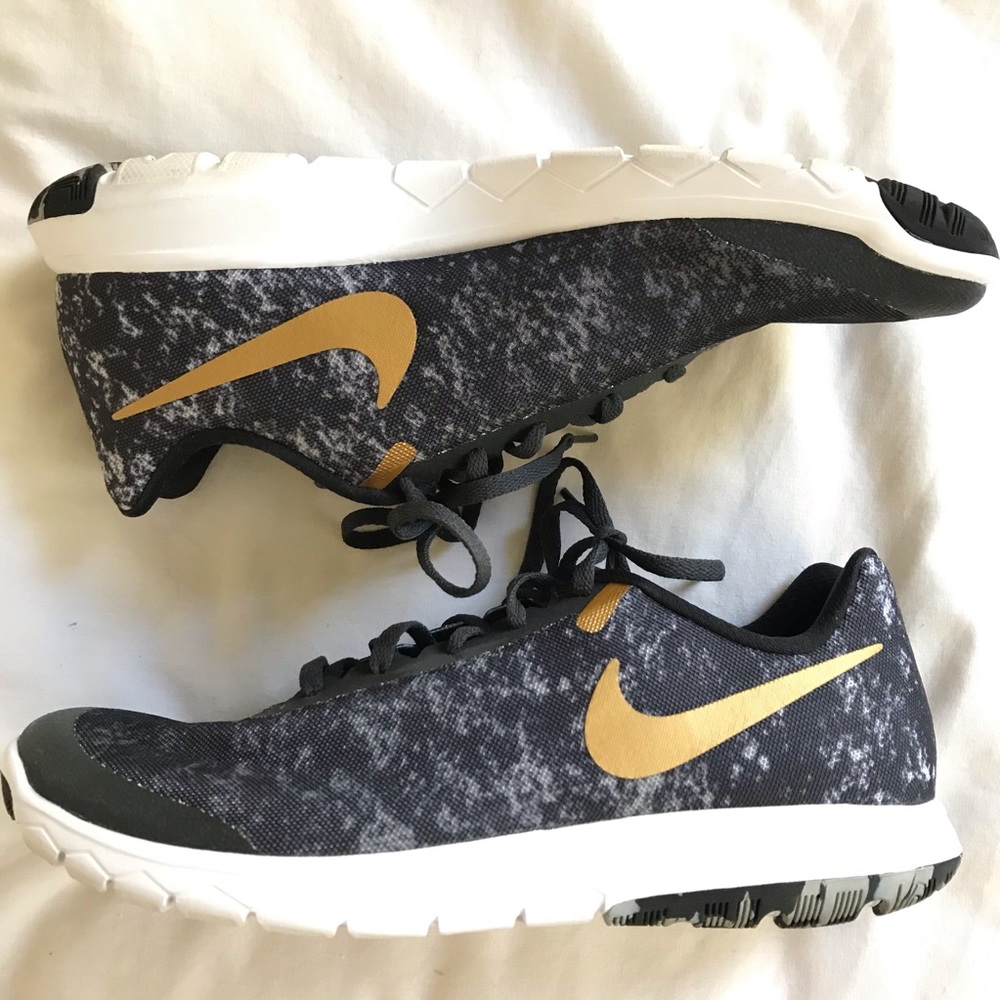 NEW! Nike Womens’s Flex Experience RN SZ 10 NEW!!